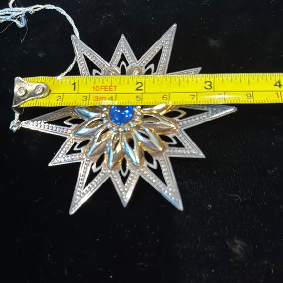 Reed & Barton 1999 Annual Jeweled Star Ornament - Picture 3 of 4